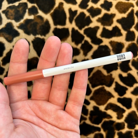 Umoa’s Badass liner in Angelou - Picture 2 of 4